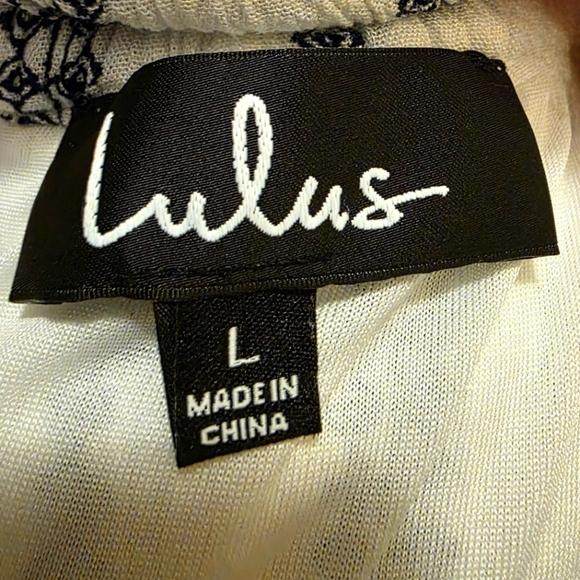 Lulus See Ya There White PrintOff-the-Shoulder Romper- Size large- NWOT🤍💙 - Picture 9 of 10